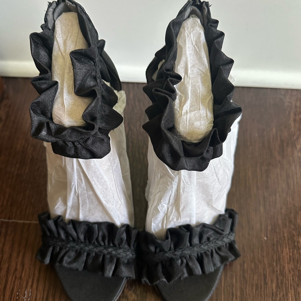 Sam Edelman Black Ruffle Heels